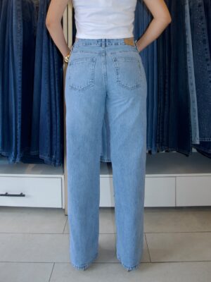 Wide Leg Tiro Medio - Tono Azul Claro